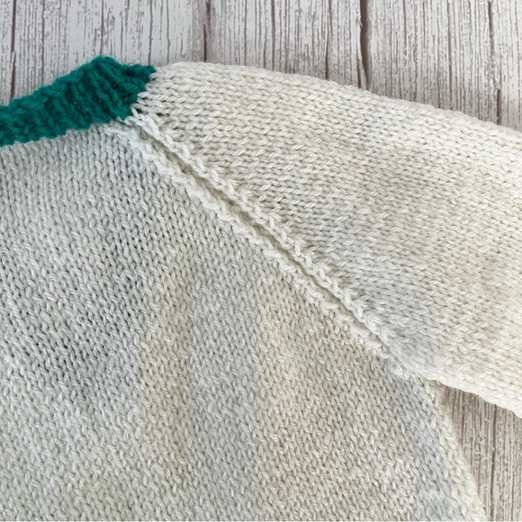 Handmade Baby Girl/Boy Knit V Neck Long Sleeve Sweater 18-24 Months White Teal - Picture 9 of 9